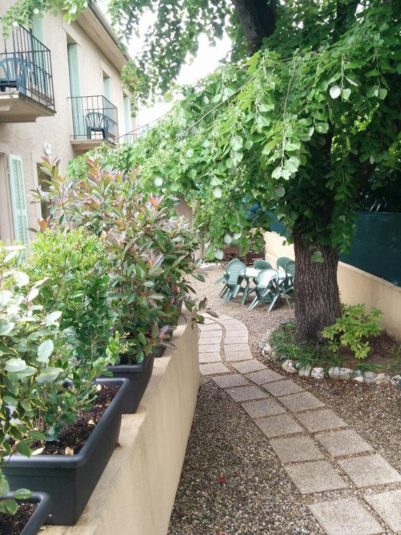 Hotel De La Grotte エクスレバン エクステリア 写真